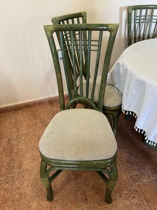 Mesa de comedor redonda de madera