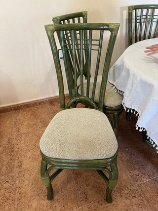 Mesa de comedor redonda de madera