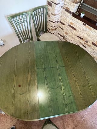 Mesa de comedor redonda de madera