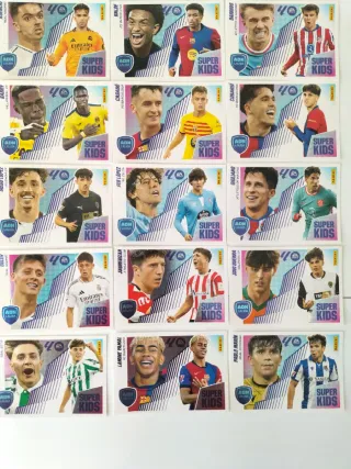 CROMOS FUTBOL 25-26 VARIOS MODELOS TAMBIÉN ENVÍO.