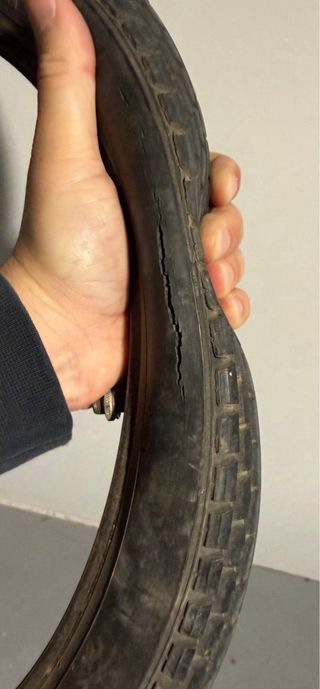 Neumático Pirelli Ciclomotor antiguo