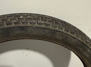 Neumático Pirelli Ciclomotor antiguo