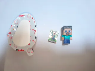 Kinder Joy Minecraft Figura y Carta