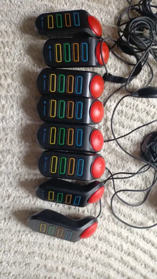 8 Buzz + 2 Micrófonos SingStar PS2