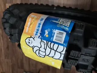 Neumático Michelin Tracker 140/80-18