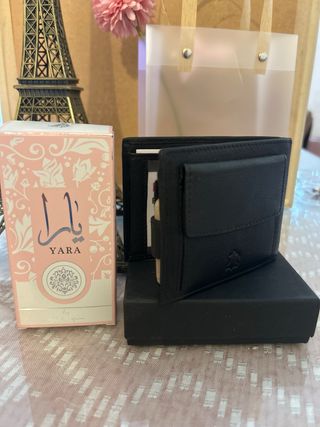 Cartera Piel Negra y Perfume Yara Rosa