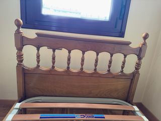 Cama madera con somier y cabecero 105