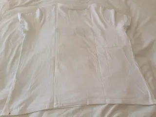 Camiseta H&M XL pedrería dorada