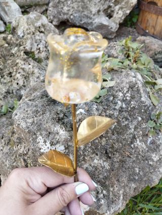 DTO 28% ! Rosa eterna artesanal y latón + estuche