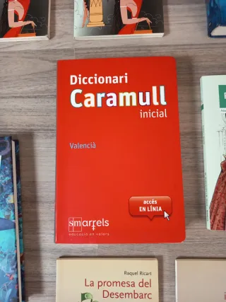 Diccionario de Valenciano de la marca Caramull.