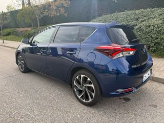 Toyota Auris, techo solar y faros de xenon