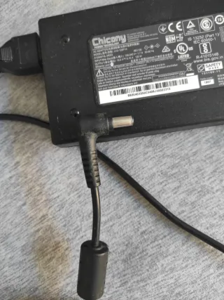 Cargador Chicony 120W para portátil