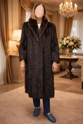 Abrigo de piel marrón