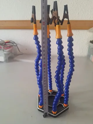Pulpo de soldadura con pinzas