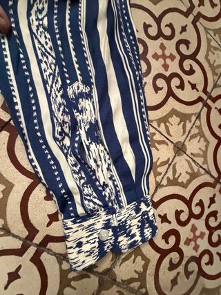 Camisa de lenguas mallorquinas azul y blanco