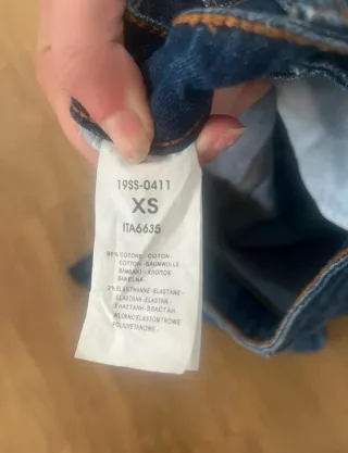 Jeans blu nuovi senza cartellino