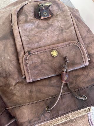 Mochila de piel marrón