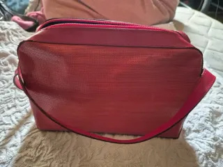 Bolso de hombro rojo con bolsillo interior
