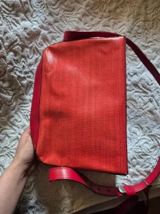 Bolso de hombro rojo con bolsillo interior