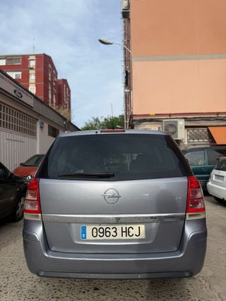 Opel Zafira 2011
