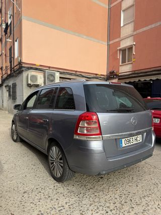 Opel Zafira 2011