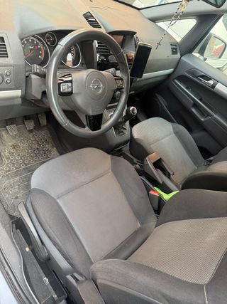 Opel Zafira 2011