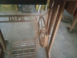 Máquina de coser Alfa antigua