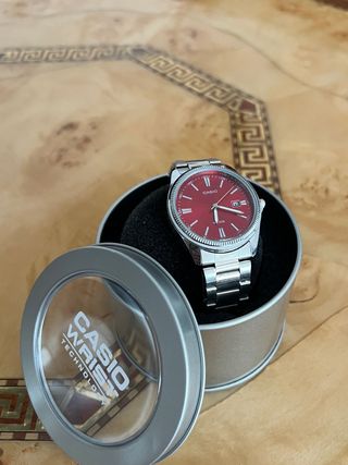 Reloj Casio Rojo y Plateado