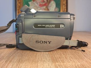 Videocámara Sony Digital8 DCR-TRV255E Plata