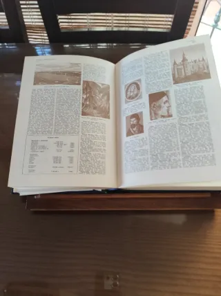 Atril de madera mediados siglo XX