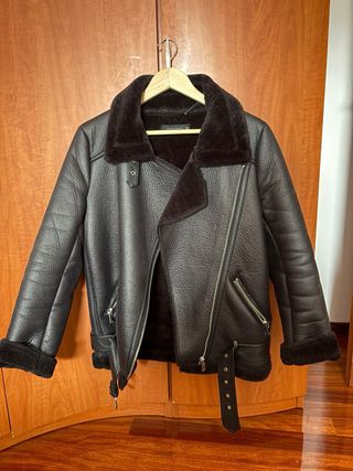 Chaqueta Zara Negra Piel Sintética Forro Borreguit