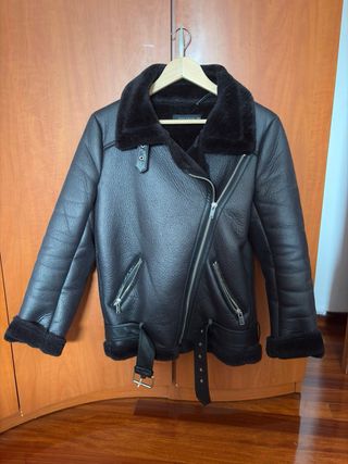 Chaqueta Zara Negra Piel Sintética Forro Borreguit