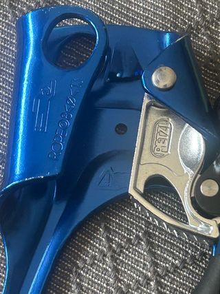 Puño de ascensión bloqueador petzl