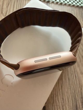 Apple Watch Serie 11 42mm Oro Marrone