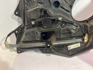 ELEVALUNAS TRASERO DERECHO MAZDA 3 LIM. (BL) SPORTIVE 2.2 TURBODIESEL CAT