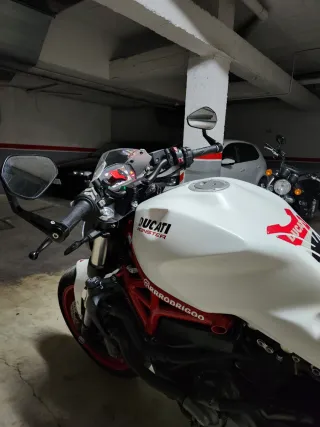 Ducati Monster 821