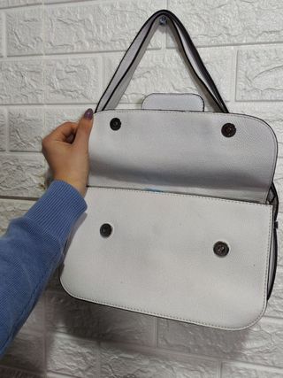 Borsa Guess bianca logo frontale tracolla