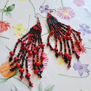 Pendientes Vintage Cuentas Flecos Rojo Negro