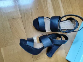Sandalias Mary Paz Talla 37 Negras