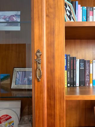 Mueble de salón madera y cristal