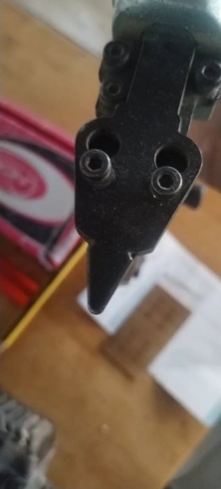 Pistola neumática Unicar para agujas 0,6mm