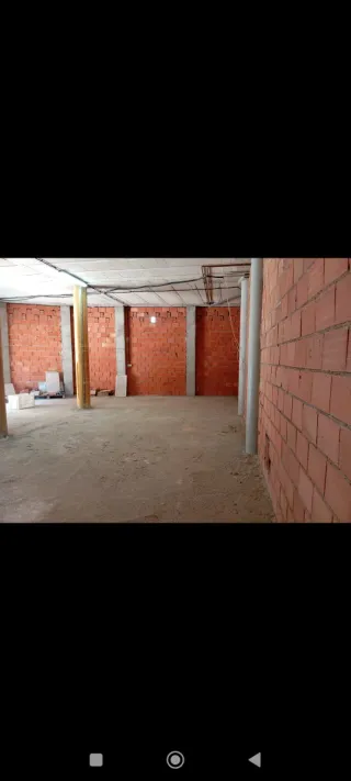 Se vende bajo (local comercial) junto a Mercadona