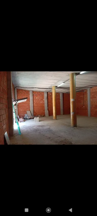 Se vende bajo (local comercial) junto a Mercadona