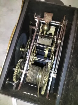 Pequeño y raro reloj morez antiguo 1866