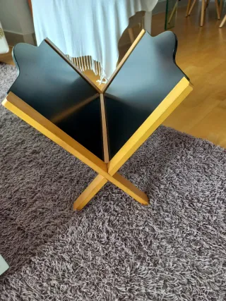 Revistero de madera