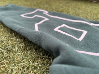 Sudadera Bershka verde con letras