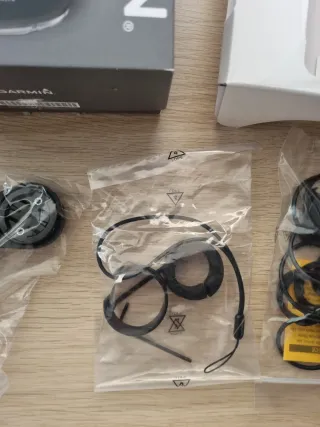 Caja Garmin Edge 1040 con accesorios