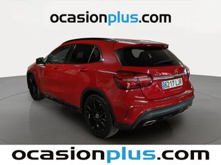 Mercedes-Benz GLA 180 90 kW (122 CV)