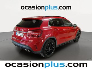 Mercedes-Benz GLA 180 90 kW (122 CV)