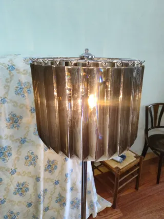 Lámpara de pie.